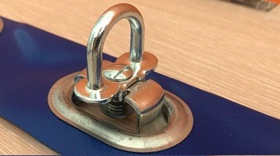 Металлическая поворотная скоба 